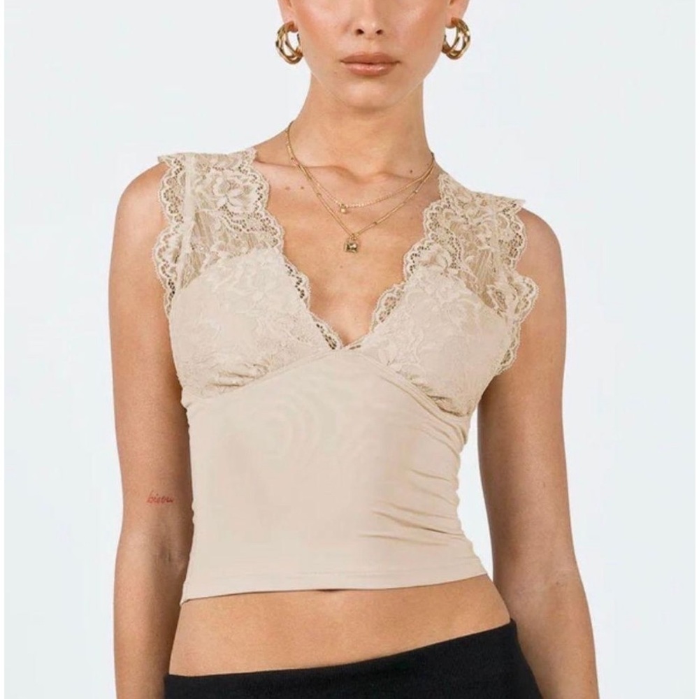 NWT princess Polly lace top